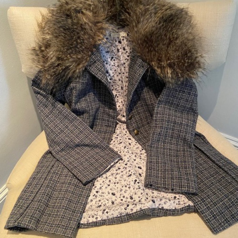 Blu Pony Vintage / Chasing Fireflies Girls' peacoat w/faux fur collar. S… - Picture 2 of 4